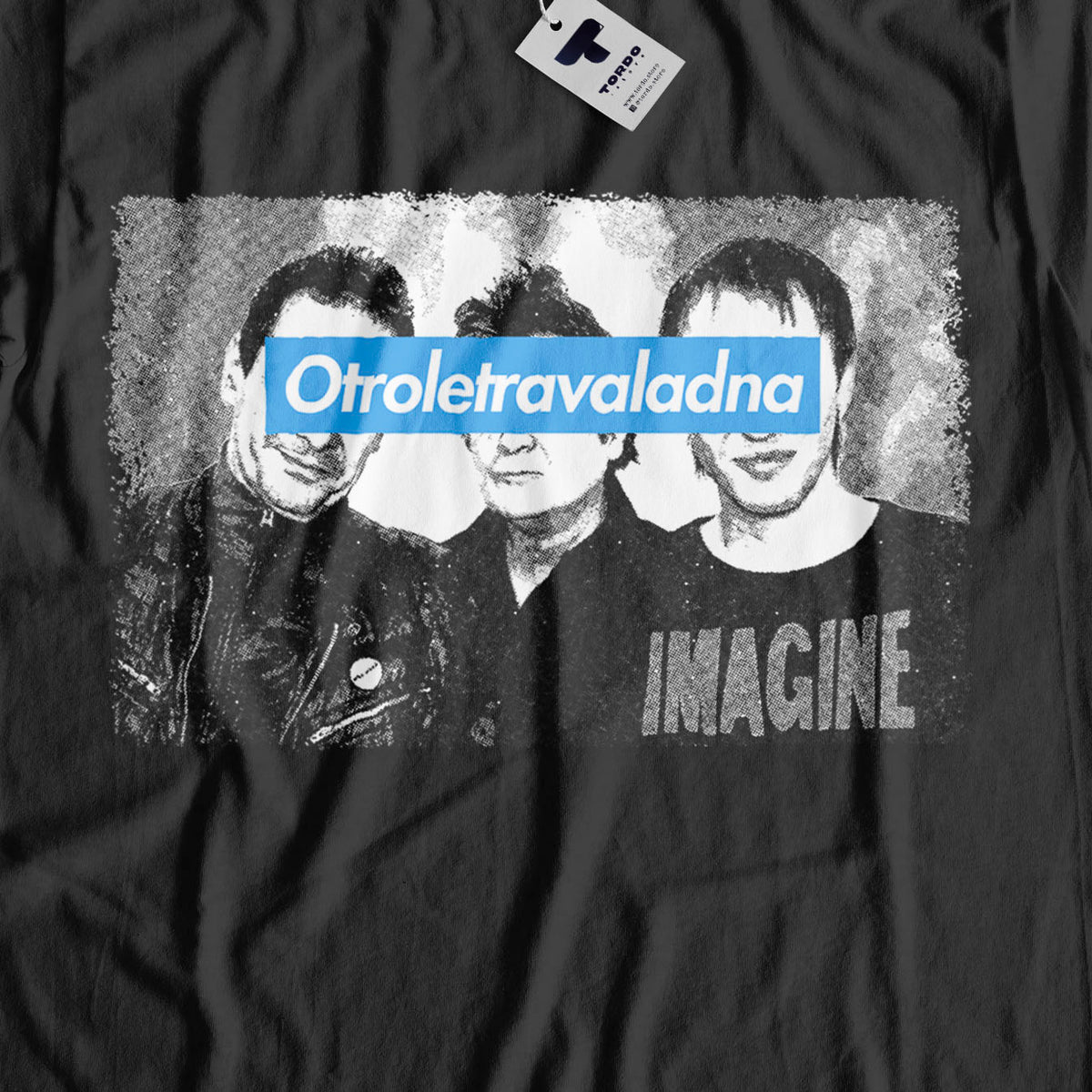 Hoodie Otroletravaladna - Detalle del diseño